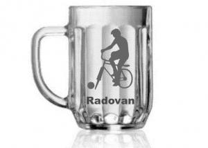 sklenice pro cyklistu Radovana s motivem hráče kolové